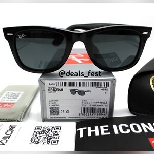Ray-Ban Black Wayfarer Sunglasses with Dark Gray Lenses